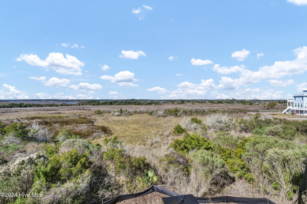 109 Old Village Ln North Topsail Beach, NC 28460