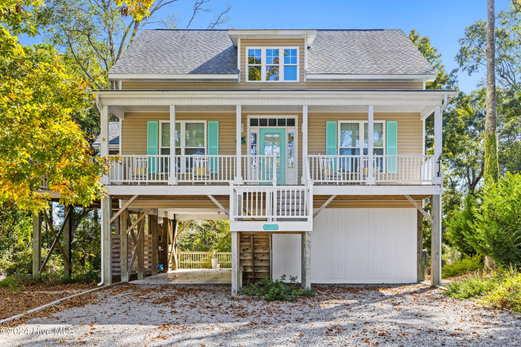 1679 Hemingway Dr Ocean Isle Beach, NC 28469