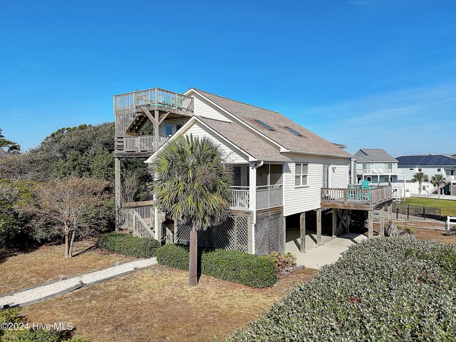 3602 Dolphin Dr Oak Island, NC 28465