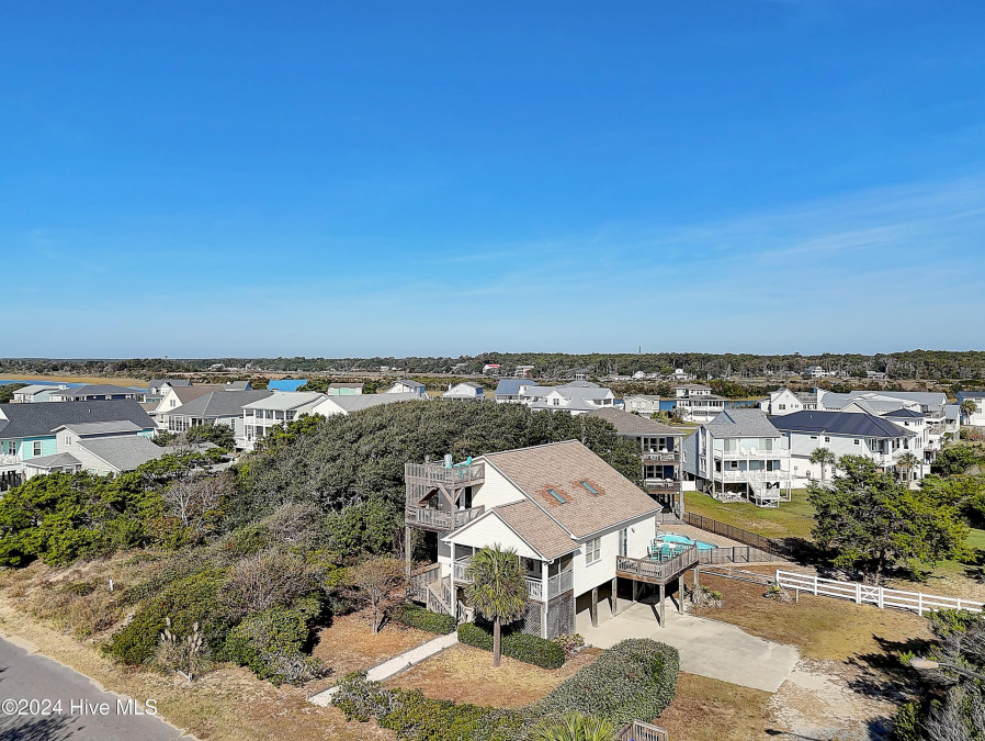 3602 Dolphin Dr Oak Island, NC 28465