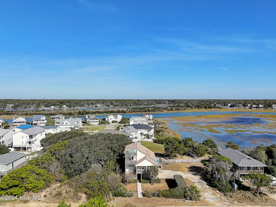 3602 Dolphin Dr Oak Island, NC 28465