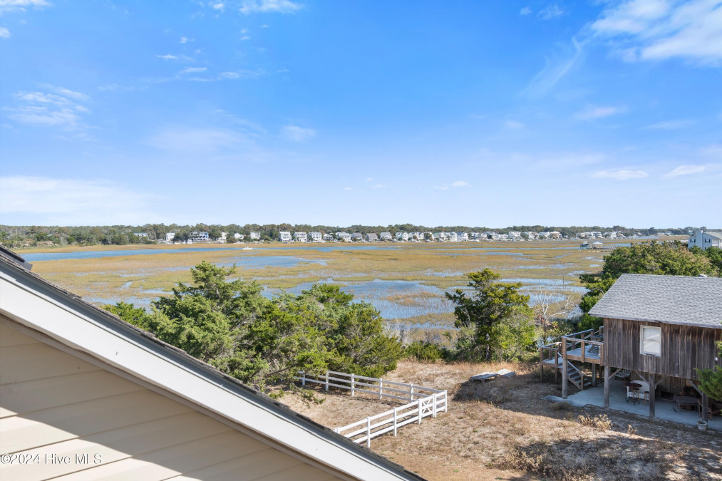 3602 Dolphin Dr Oak Island, NC 28465