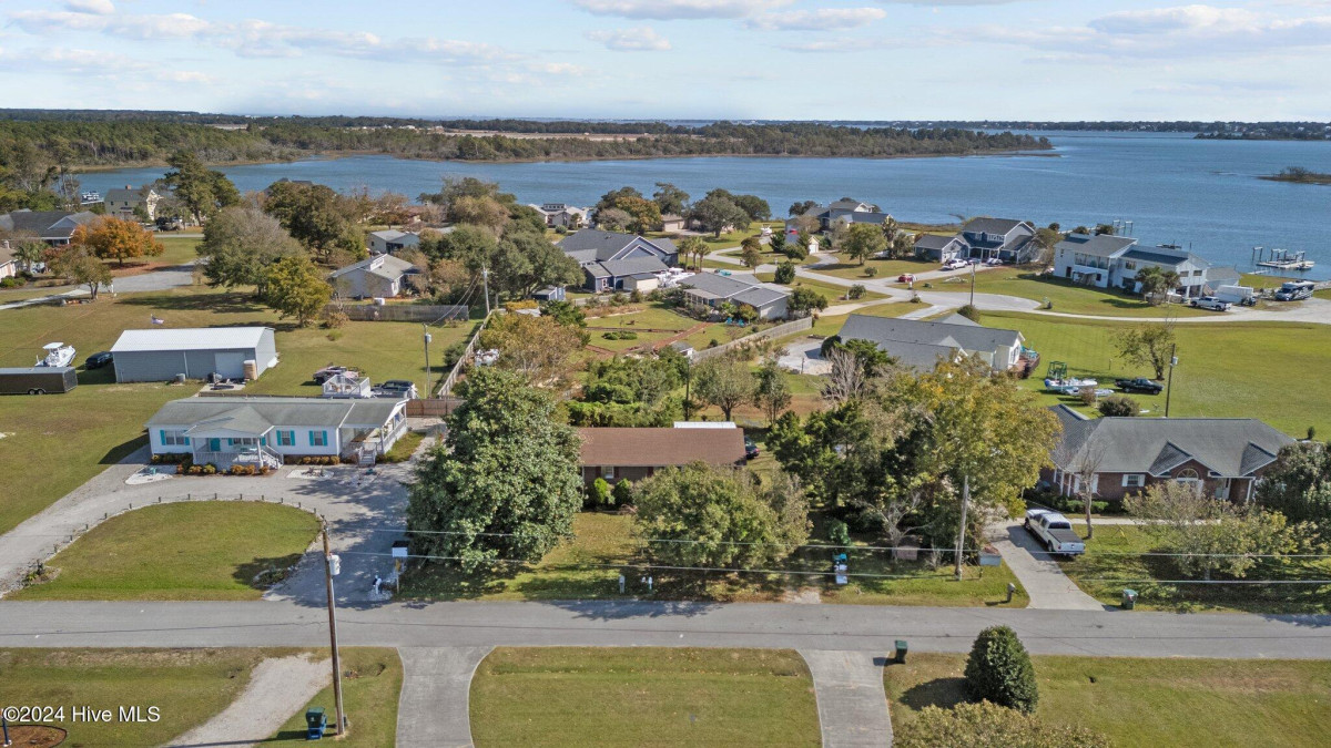 219 Easy St Cape Carteret, NC 28584