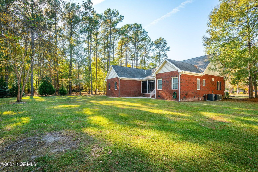 104 Perquimans Dr Chocowinity, NC 27817