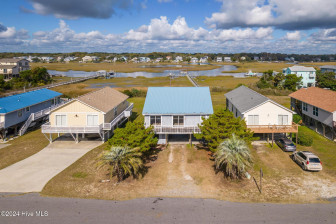 2318 Dolphin Dr Oak Island, NC 28465