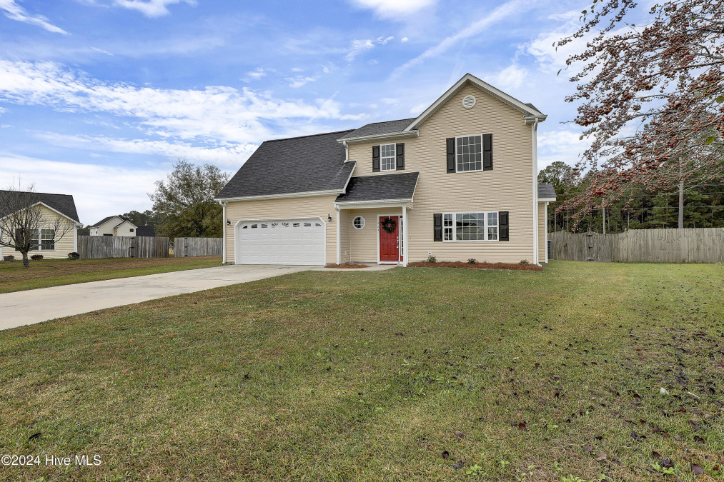 224 Cherry Blossom Dr Richlands, NC 28574