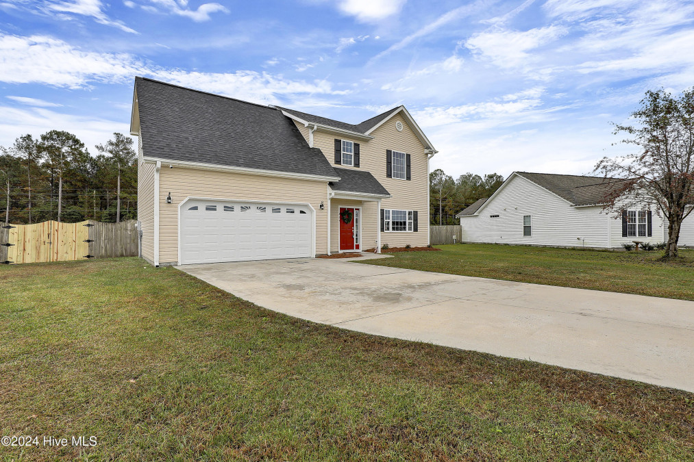 224 Cherry Blossom Dr Richlands, NC 28574