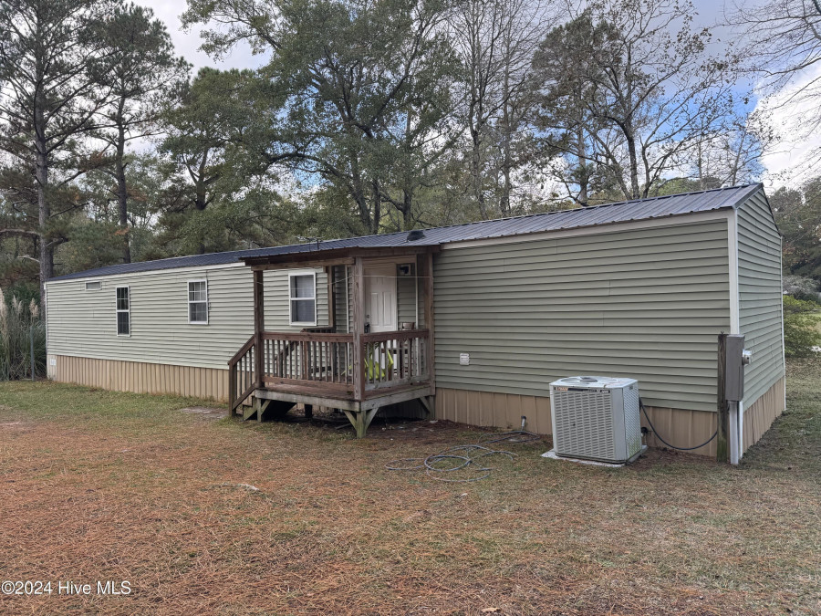 587 Mary Lou Ln Supply, NC 28462