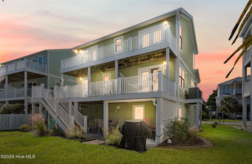 118 Clipper Ship Dr Holden Beach, NC 28462