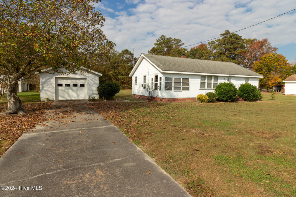 493 Meadstown Rd Elizabeth City, NC 27909