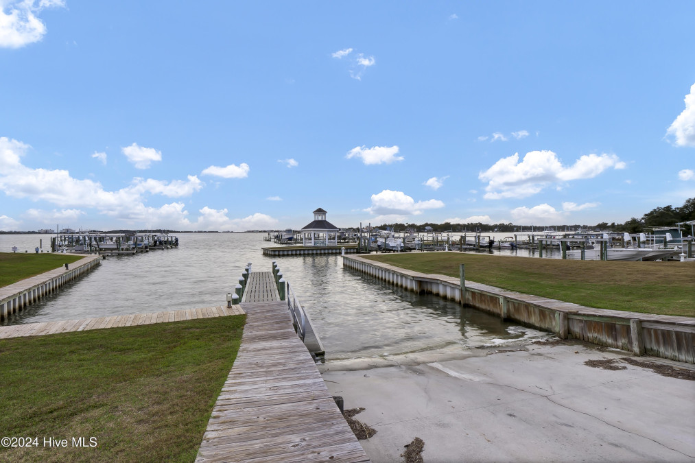 10 Bay Dr Sneads Ferry, NC 28460