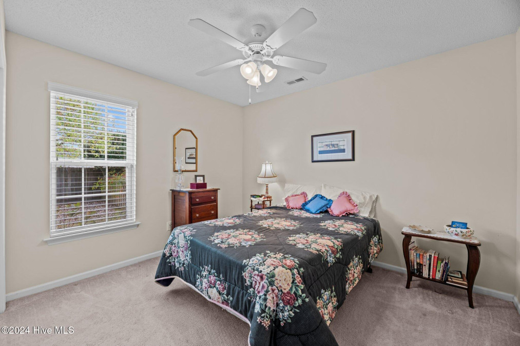 100 Two Putt Ct New Bern, NC 28560