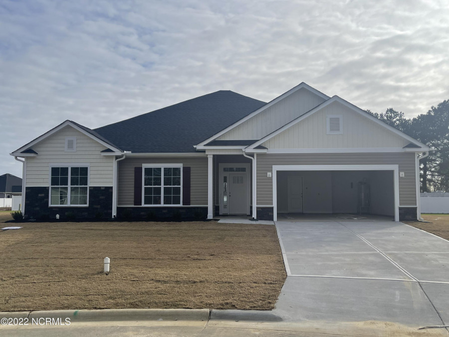 3170 Firefly Trl Grimesland, NC 27837