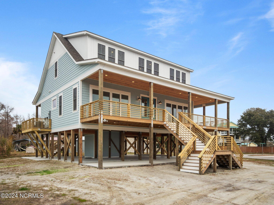 202 Topsail Watch Dr Hampstead, NC 28443