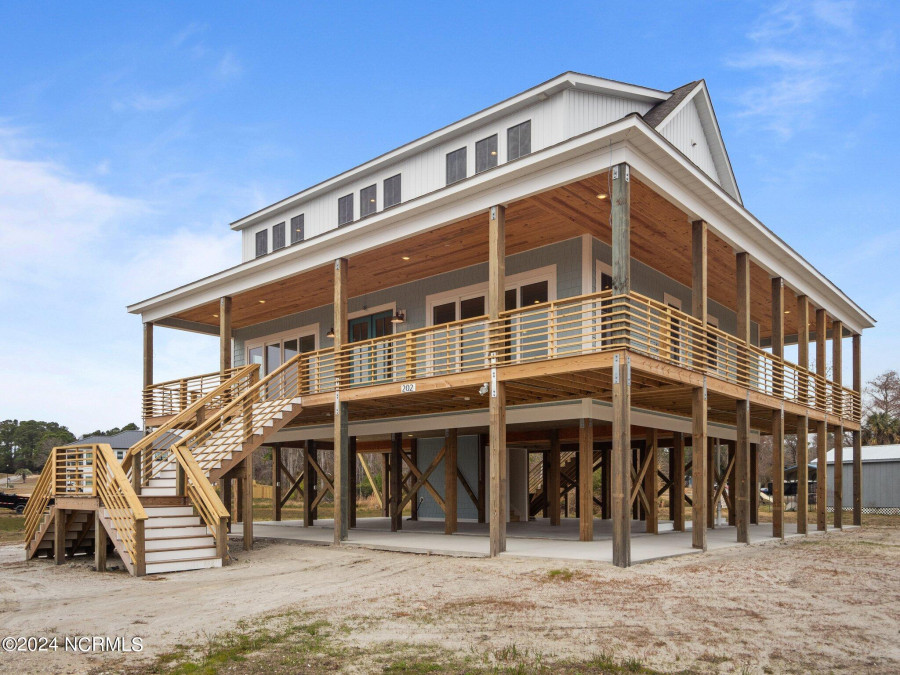 202 Topsail Watch Dr Hampstead, NC 28443