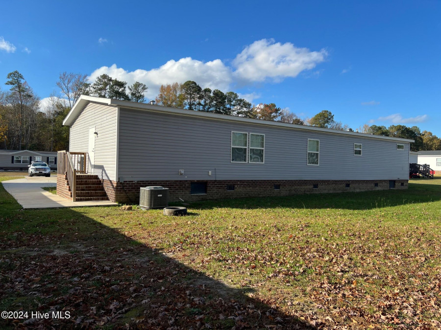 387 Hales Branch Dr Roanoke Rapids, NC 27870