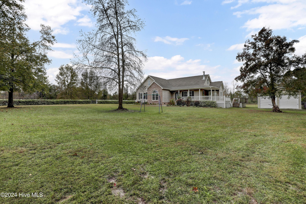 94 Old Mill Rd Willard, NC 28478