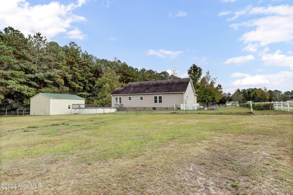 94 Old Mill Rd Willard, NC 28478