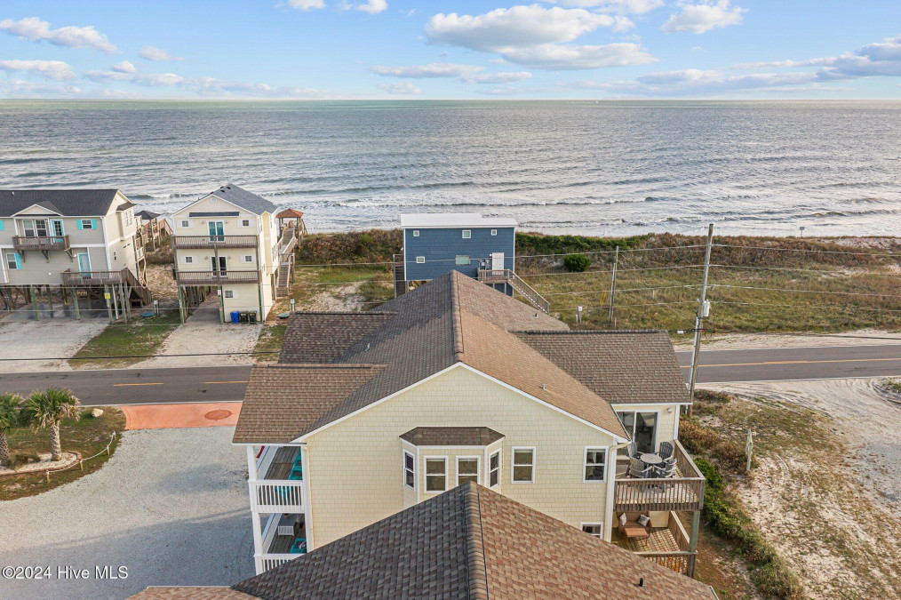 105 Volusia Dr North Topsail Beach, NC 28460