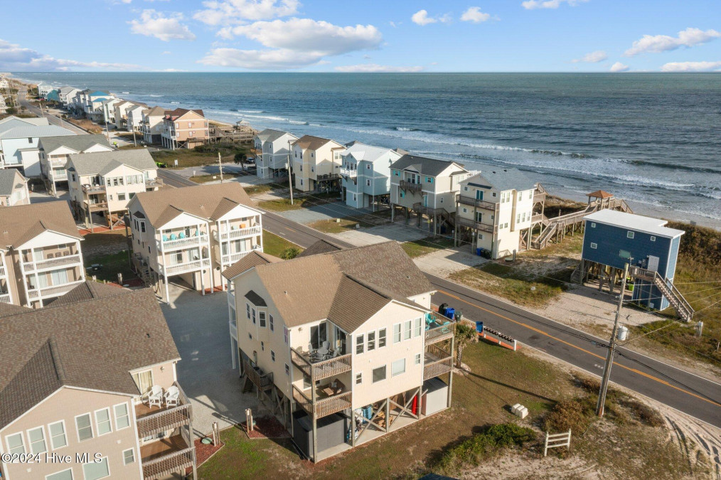 105 Volusia Dr North Topsail Beach, NC 28460