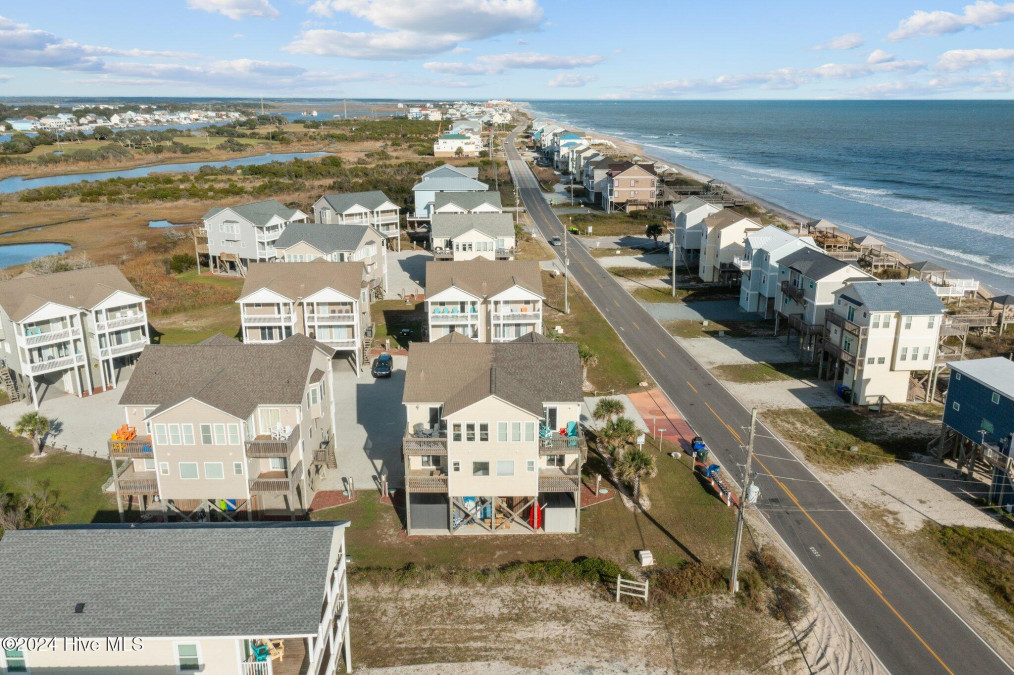 105 Volusia Dr North Topsail Beach, NC 28460