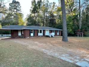 701 Bob White Ln Whiteville, NC 28472