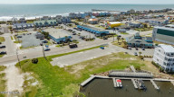 203 New River Dr Surf City, NC 28445