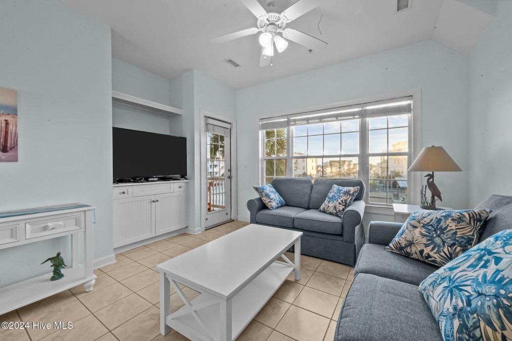 211 Summer Winds Pl Surf City, NC 28445