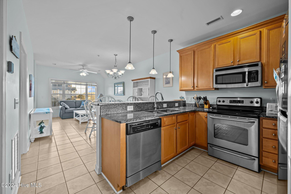 211 Summer Winds Pl Surf City, NC 28445