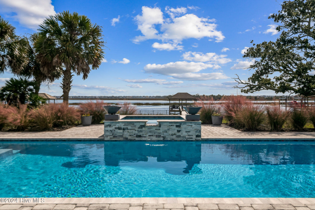 220 Shoreline Dr Sunset Beach, NC 28468