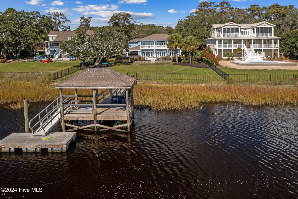 220 Shoreline Dr Sunset Beach, NC 28468