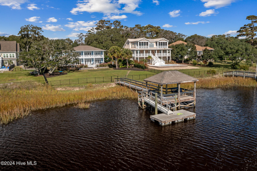 220 Shoreline Dr Sunset Beach, NC 28468