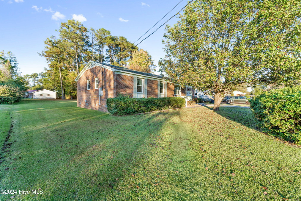 107 Club Ln Jacksonville, NC 28546