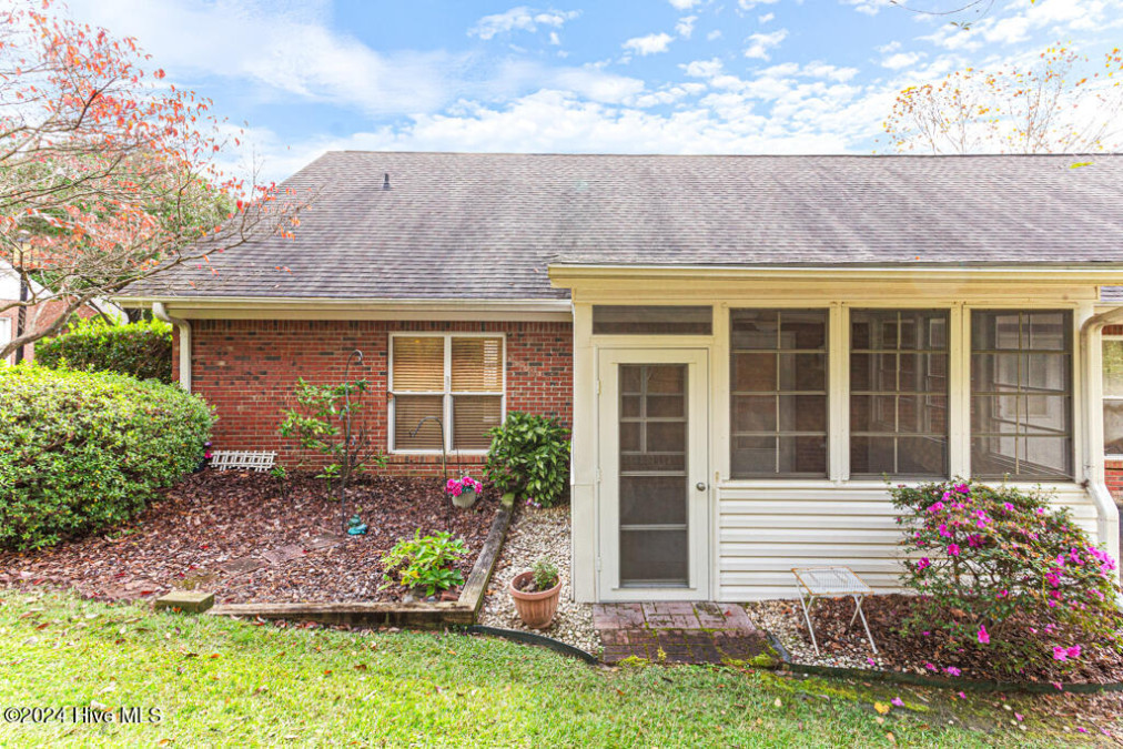 400 Spring Hill Loop Pinehurst, NC 28374