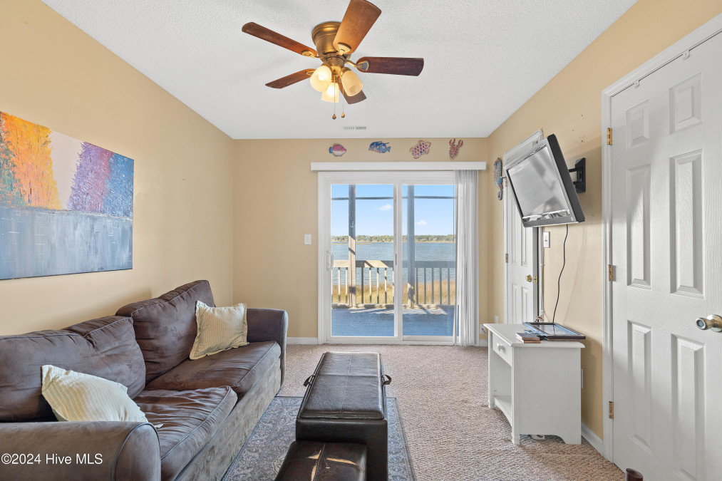 41 Bermuda Landing Pl North Topsail Beach, NC 28460