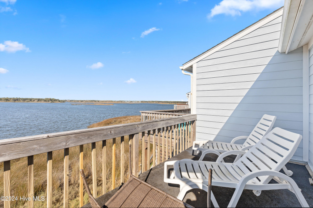 41 Bermuda Landing Pl North Topsail Beach, NC 28460