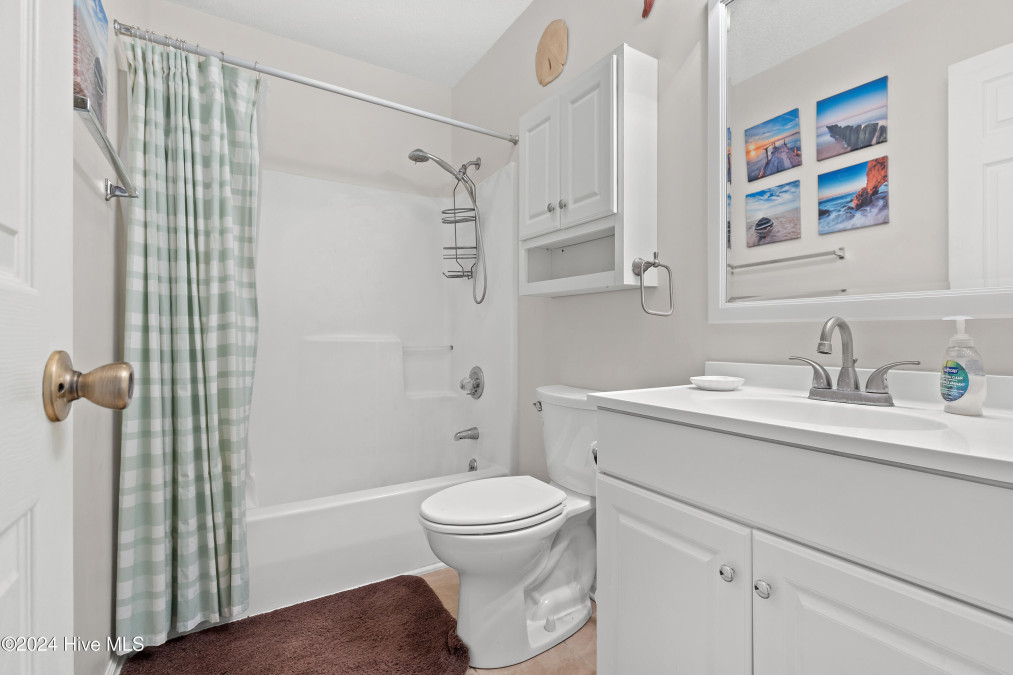 41 Bermuda Landing Pl North Topsail Beach, NC 28460