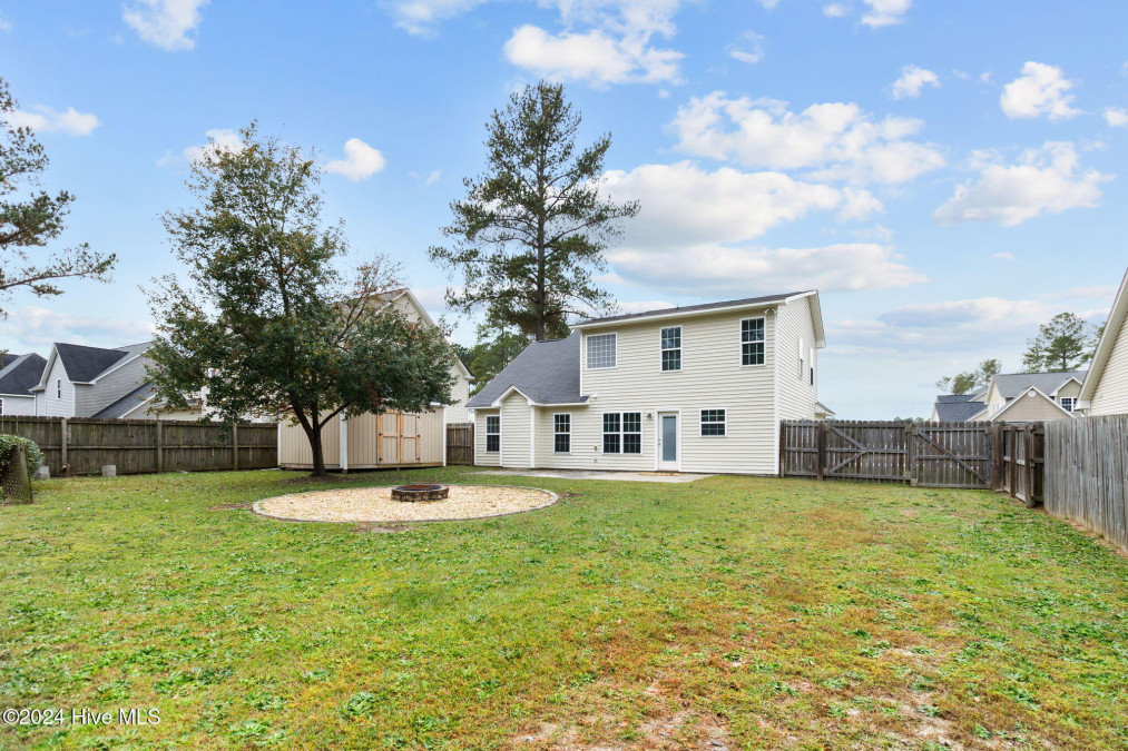 4721 Cedar Pass Dr Hope Mills, NC 28348