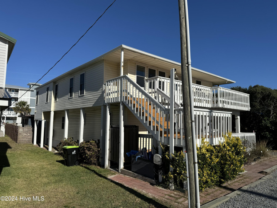 411 Shore Dr Surf City, NC 28445