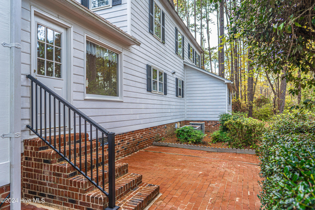 102 James Creek Rd Southern Pines, NC 28387