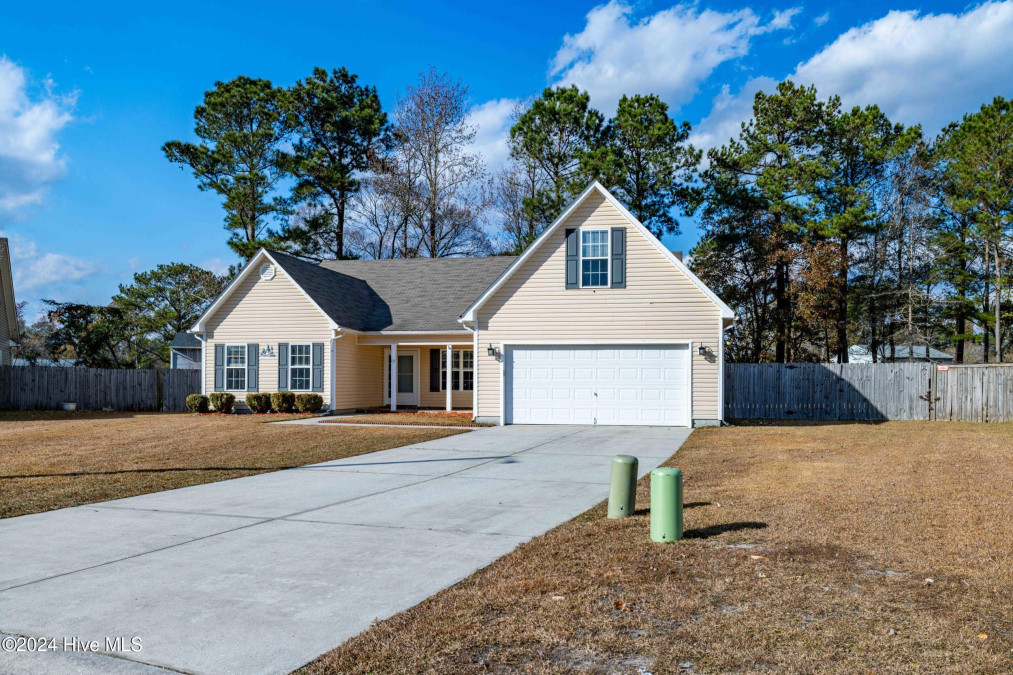 17 Jasmine Ln Jacksonville, NC 28546