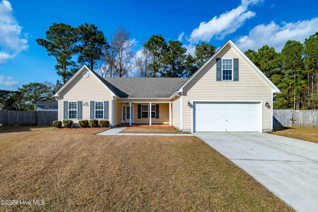 17 Jasmine Ln Jacksonville, NC 28546