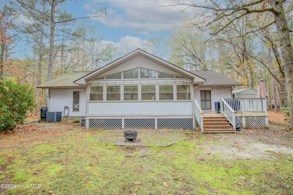 681 Riverbirch Dr Vass, NC 28394