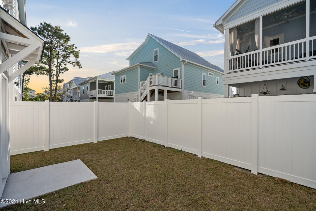 1208 Mackerel Ln Carolina Beach, NC 28428