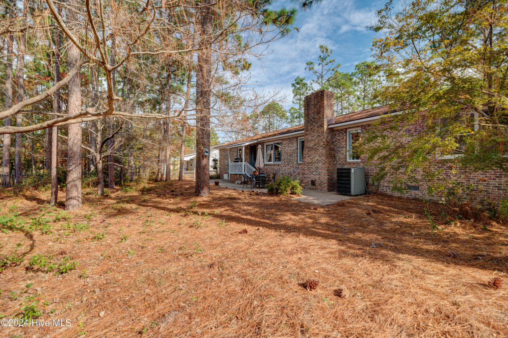 1883 Salisbury Rd Southport, NC 28461