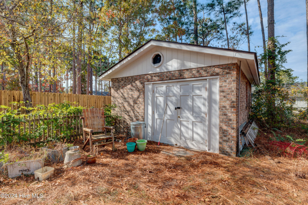 1883 Salisbury Rd Southport, NC 28461