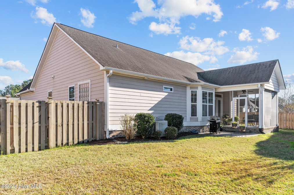 1029 Sparkle Stream Ct Leland, NC 28451