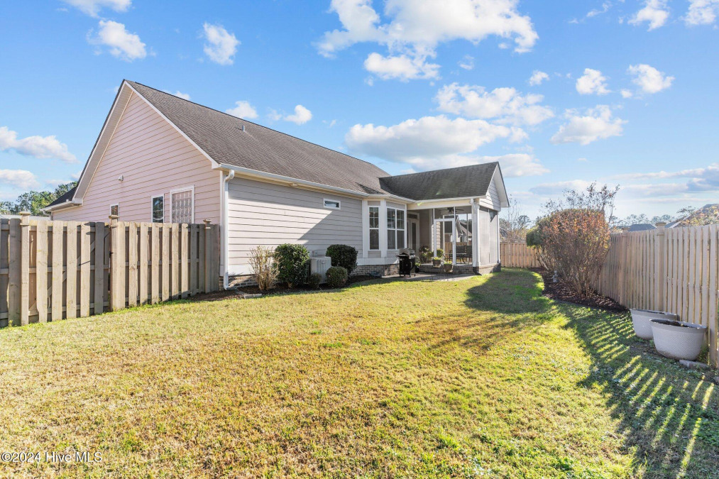 1029 Sparkle Stream Ct Leland, NC 28451