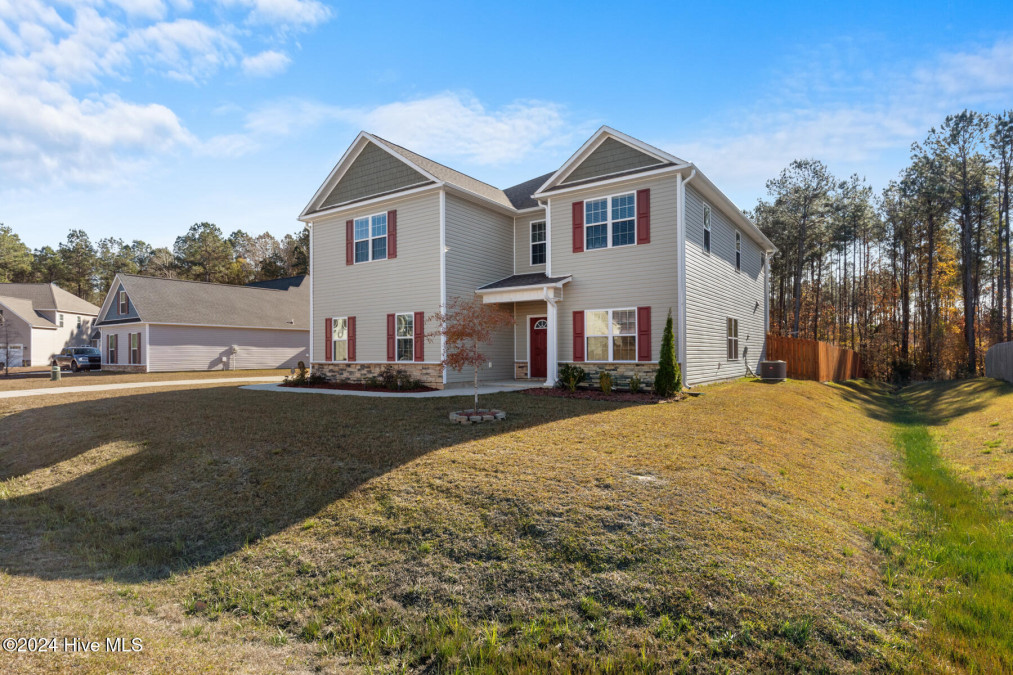 215 Gilliken Ct Jacksonville, NC 28546