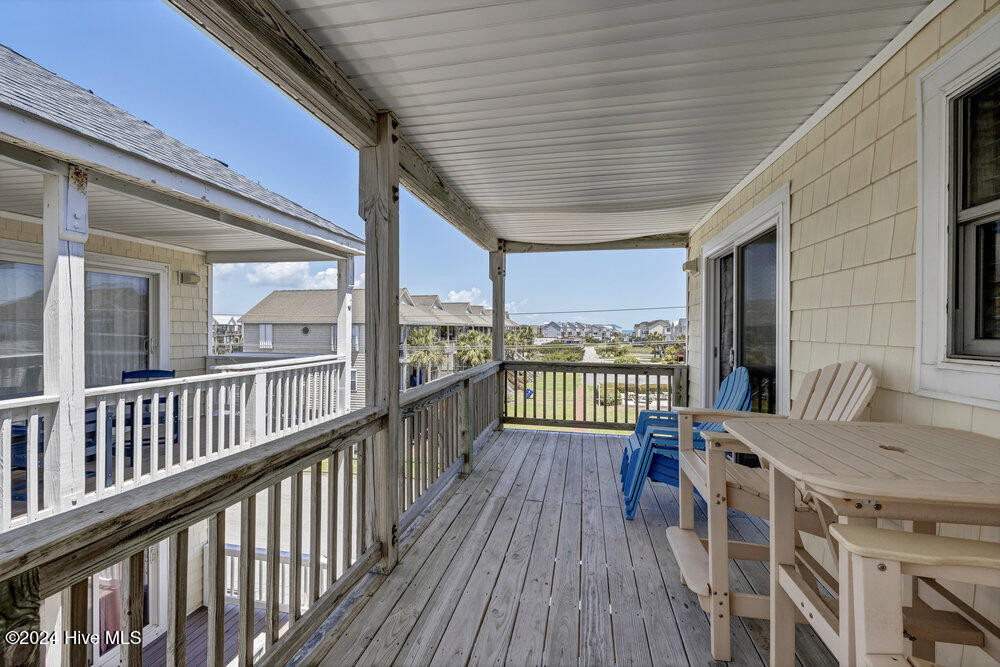 621 Shore Dr Surf City, NC 28445